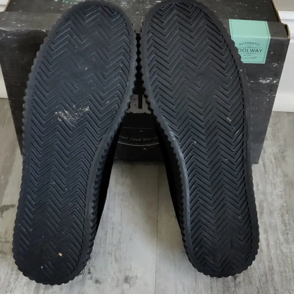 Cool way black velvet star sneakers